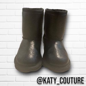 UGG CLASSIC II METALLIC GLITTER, TODDLERS 8.